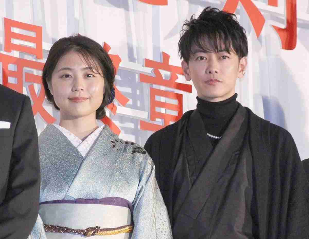 女優の舞台挨拶衣装を貼るトピPart5