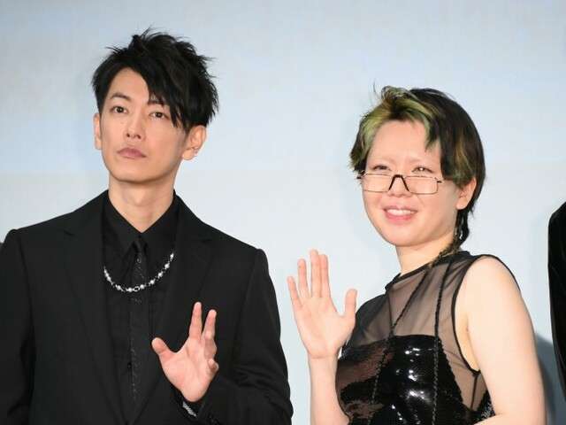 女優の舞台挨拶衣装を貼るトピPart5