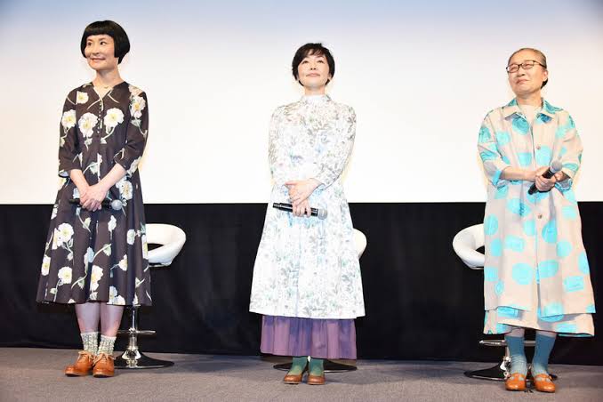 女優の舞台挨拶衣装を貼るトピPart5