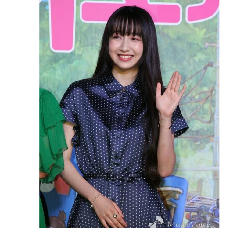 女優の舞台挨拶衣装を貼るトピPart5