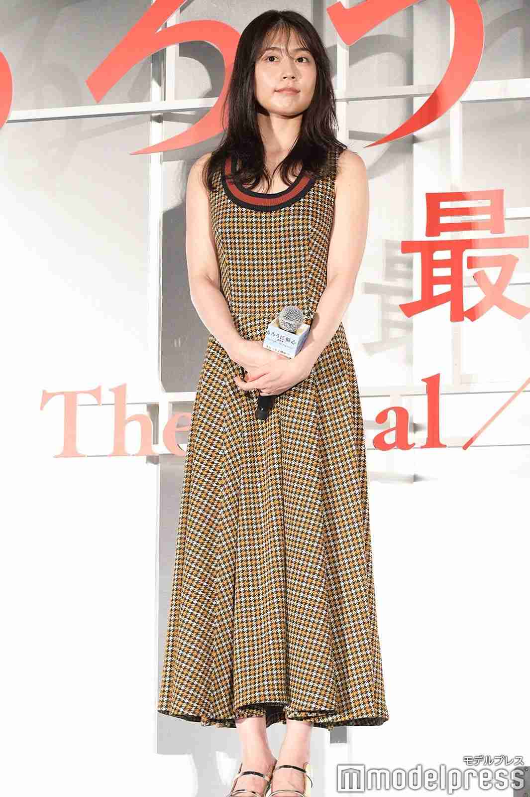女優の舞台挨拶衣装を貼るトピPart5
