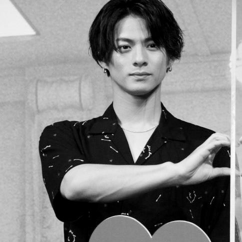 キンプリ平野紫耀、男性初表紙飾った『ヤンジャン』に再登場 『かぐや様は告らせたい』ストーリーグラビア披露