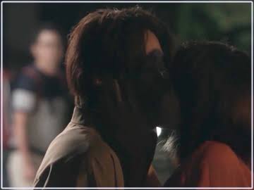 道端で抱き合いキスをしていたのは妻だった...キスだけだと慰謝料は認められない？
