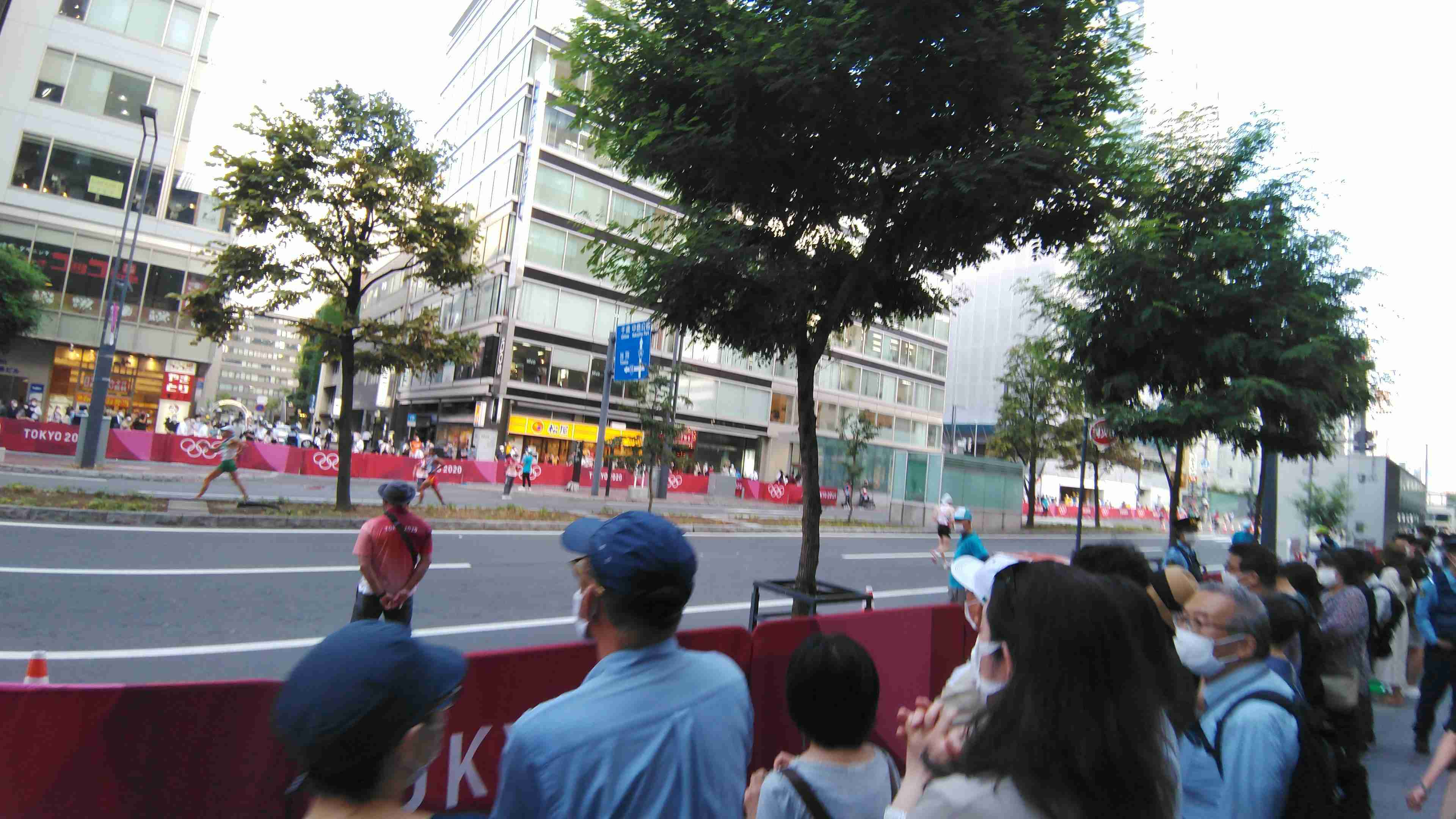 競歩実施の札幌　自粛要請も沿道に多くの観戦者、密集状態の場所も
