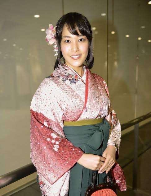 鷲見玲奈、写真集に「前代未聞」の酷評続出！Amazonレビュー約半数が