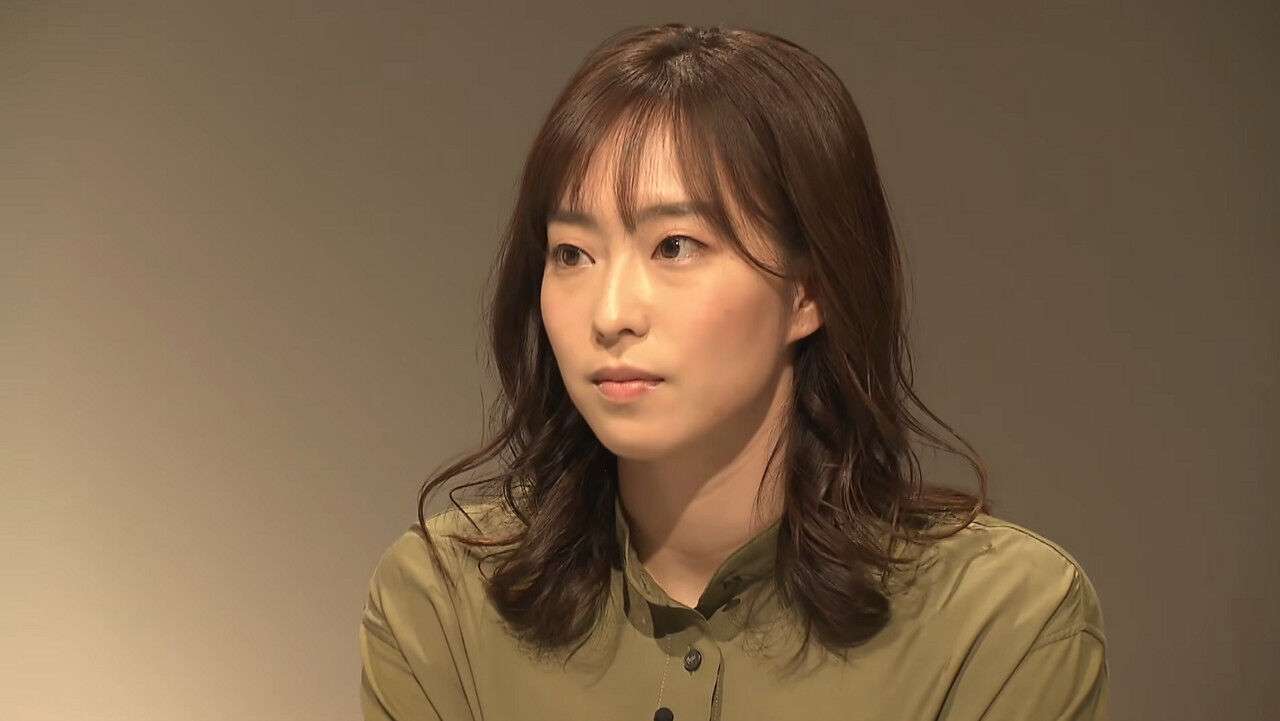 石川佳純が巨大スイカと驚愕のツーショット公開 「超デケぇー」フォロワーもビックリ【卓球】
