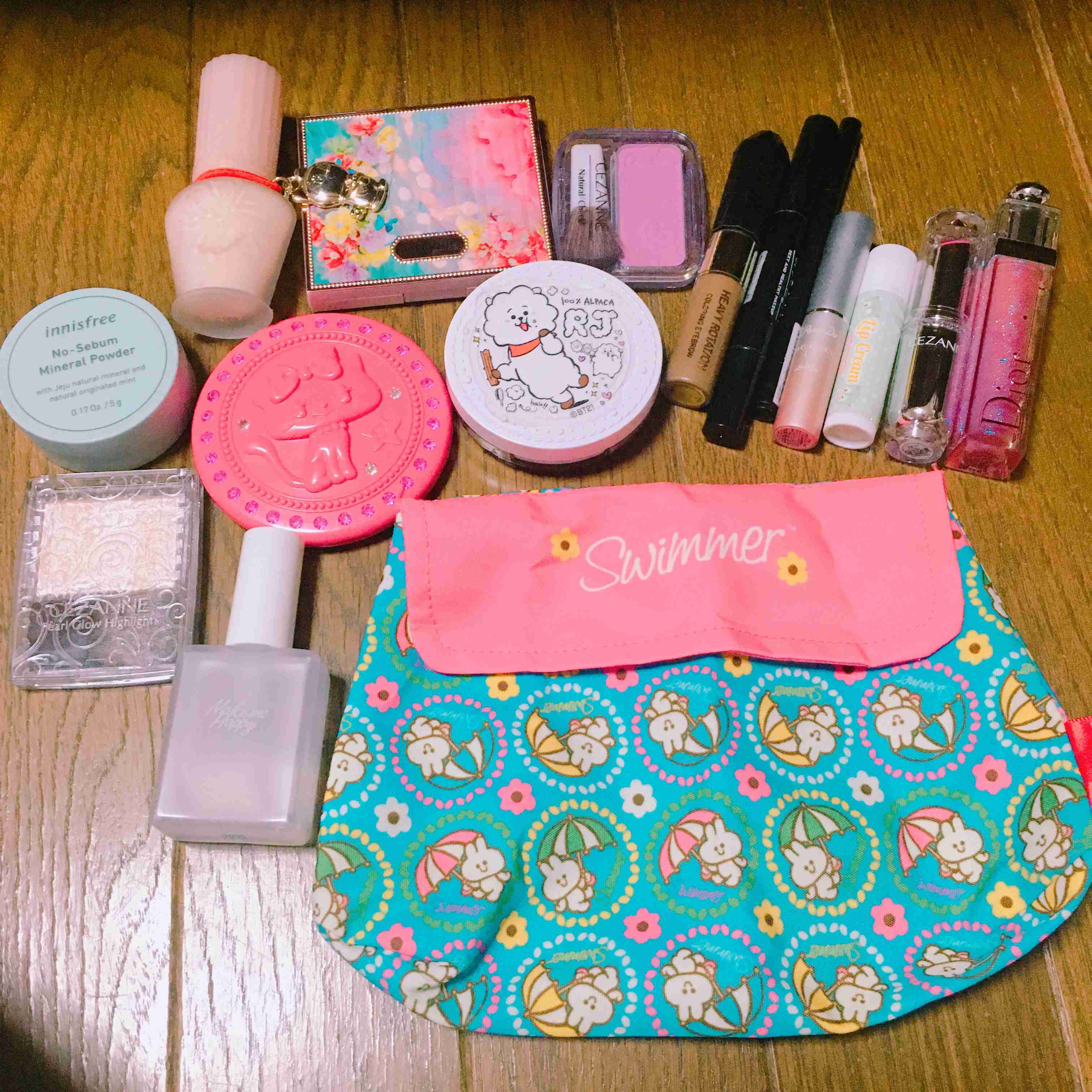 ポーチの中身見せて下さい！