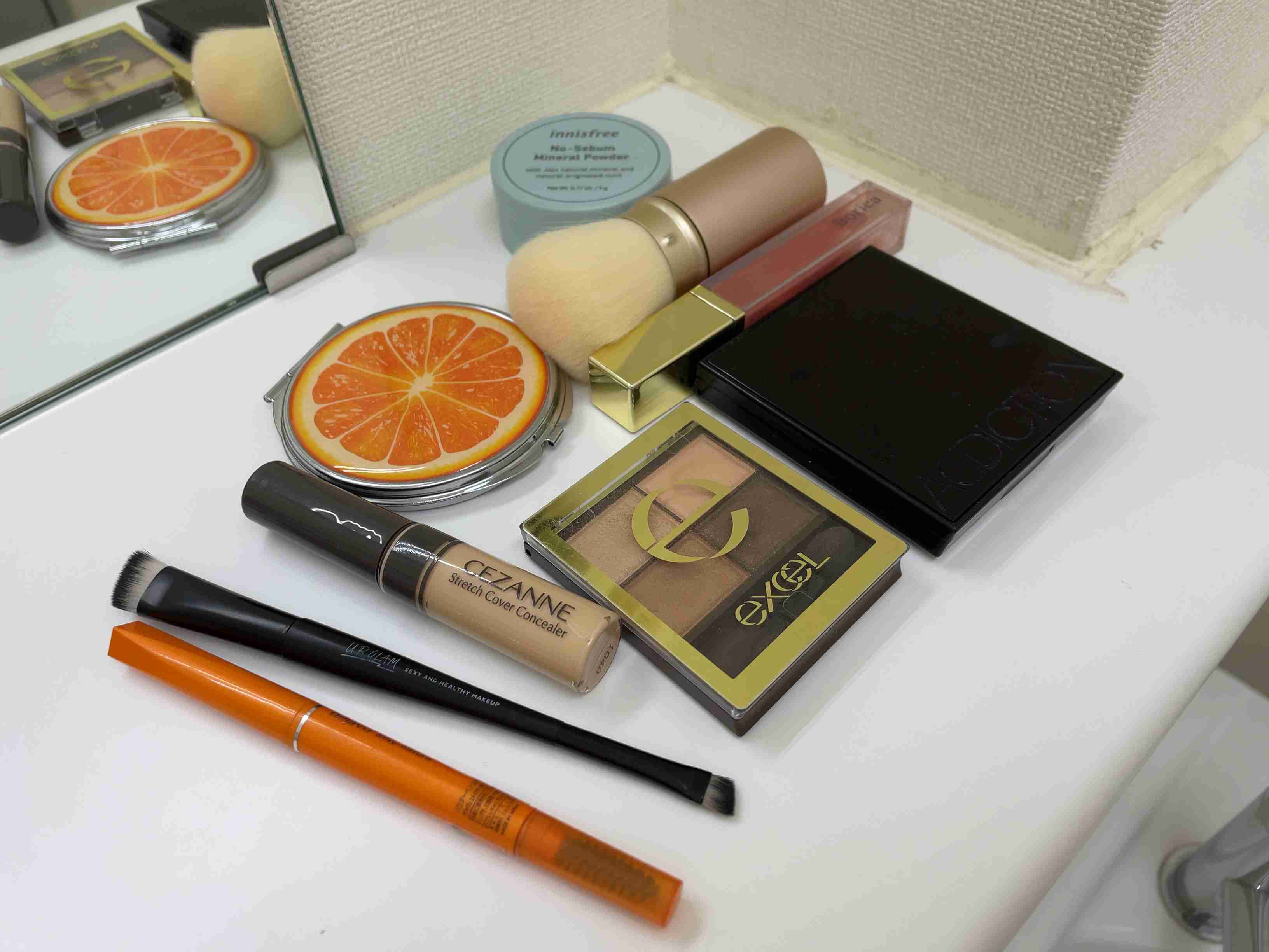 ポーチの中身見せて下さい！