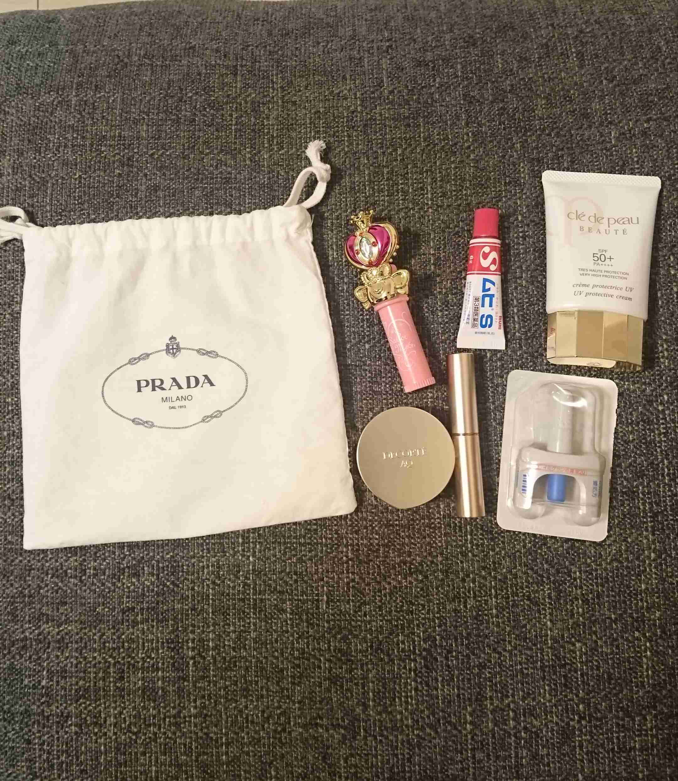 ポーチの中身見せて下さい！