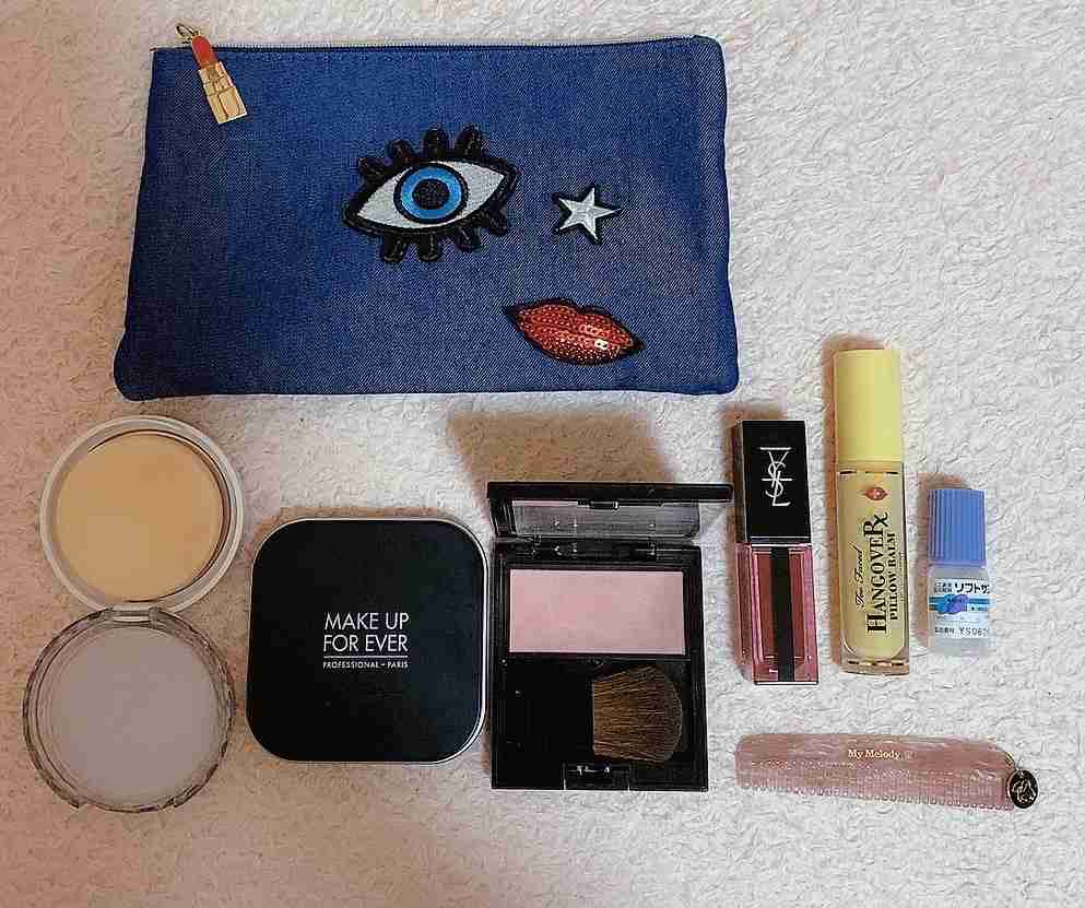 ポーチの中身見せて下さい！