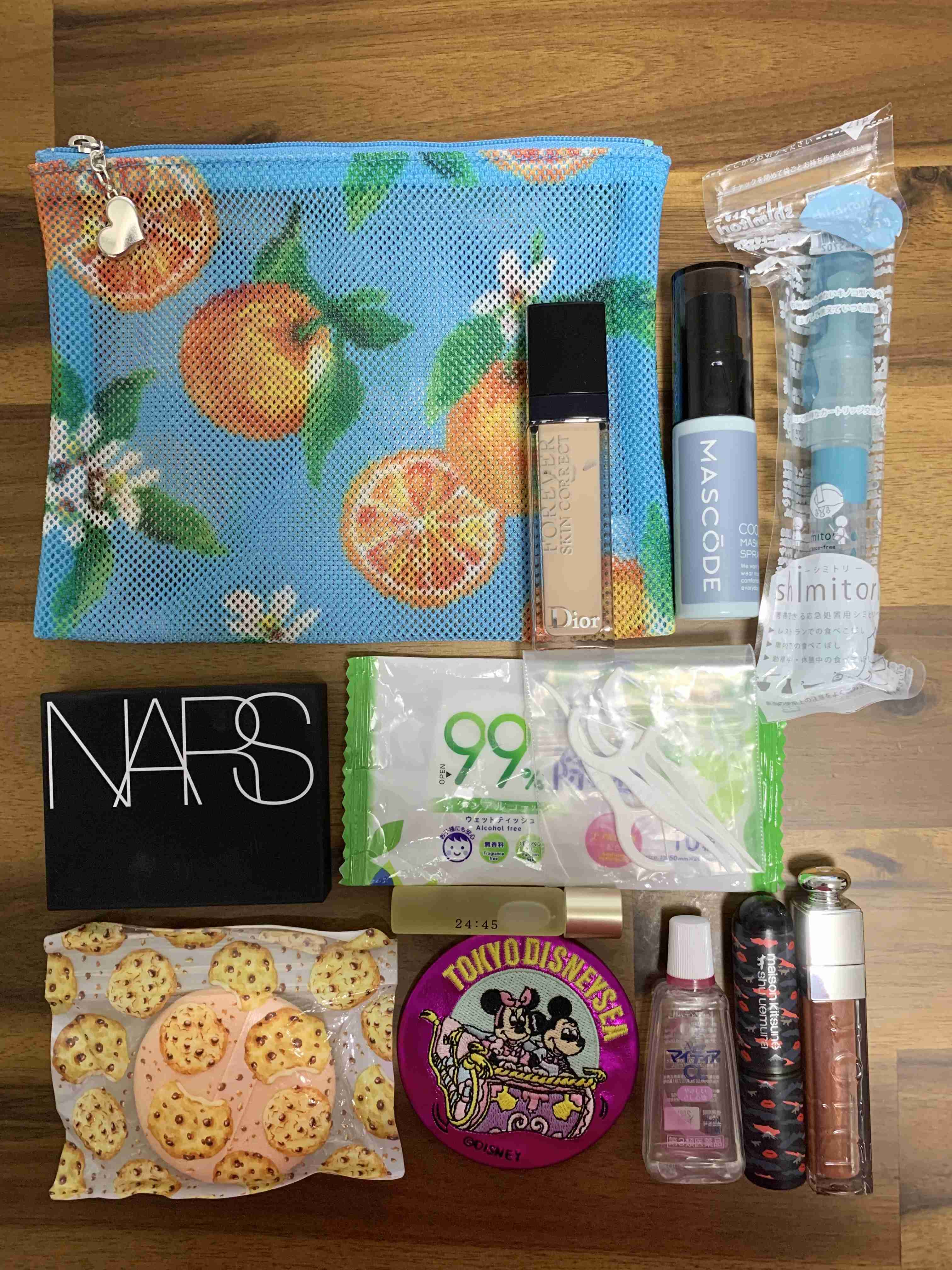 ポーチの中身見せて下さい！