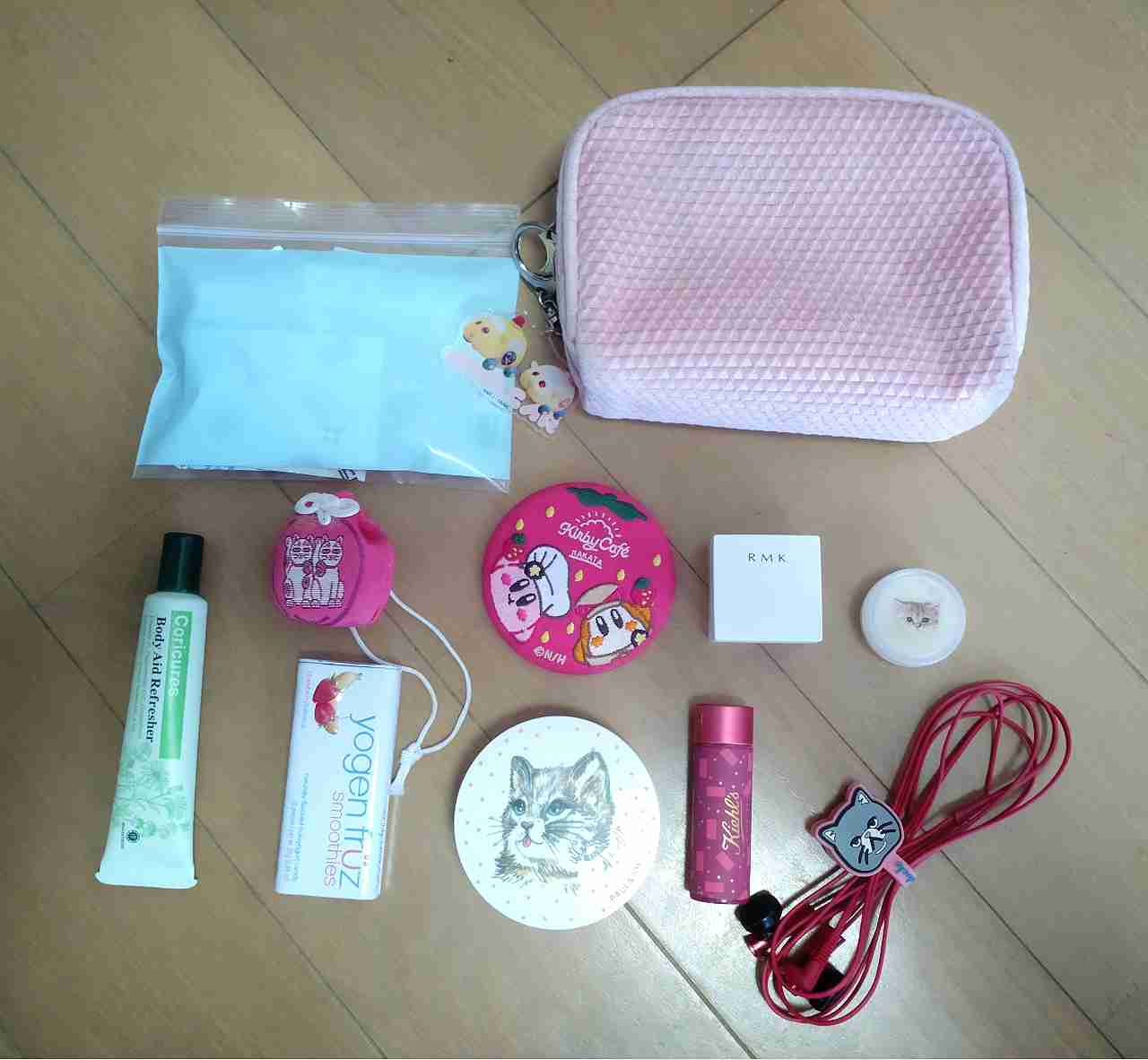 ポーチの中身見せて下さい！