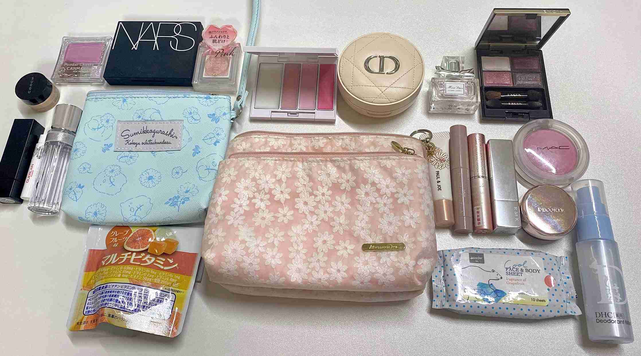 ポーチの中身見せて下さい！