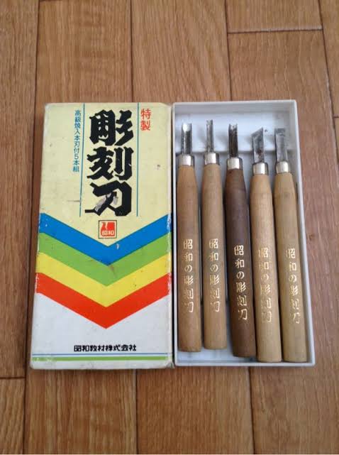 今時の彫刻刀はサマンサタバサ風？!ドラゴンデザインも健在!