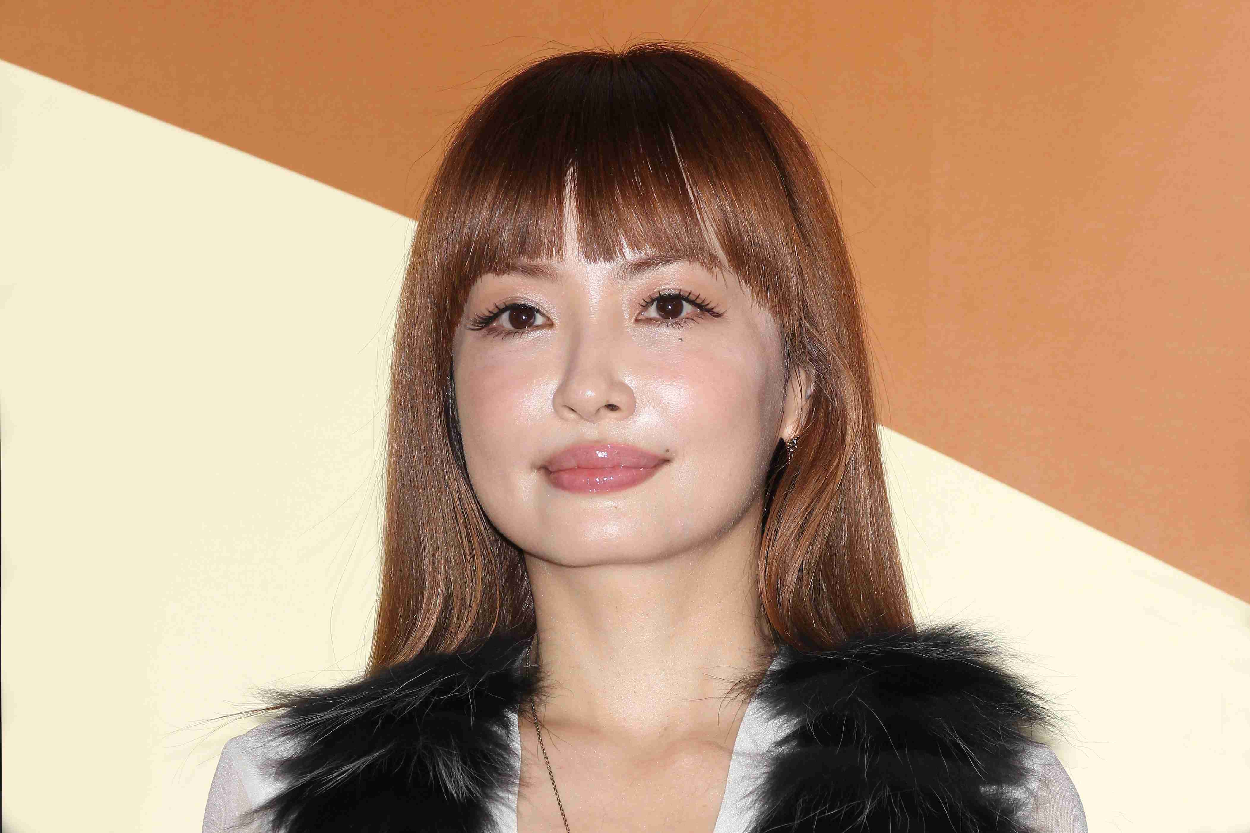50歳の平子理沙、メイクで日焼け肌に変身「ツヤツヤ」「白雪姫じゃないりちゃさんもかわいい」