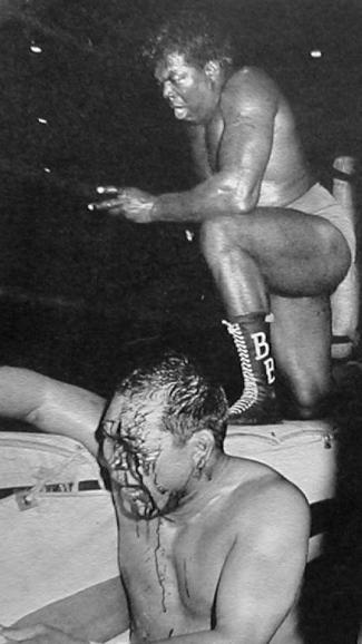 プロレスラーの名前を書いて、知ってたらプラス押すトピ