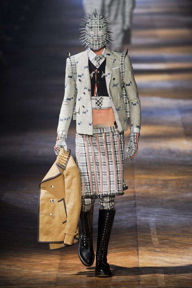 ランウェイで笑わせて