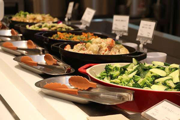 職場に社員食堂がある方ー!