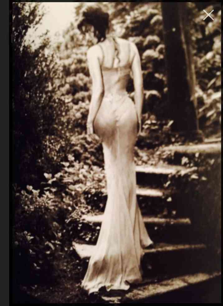 後ろ姿がきれいな女性が見たい