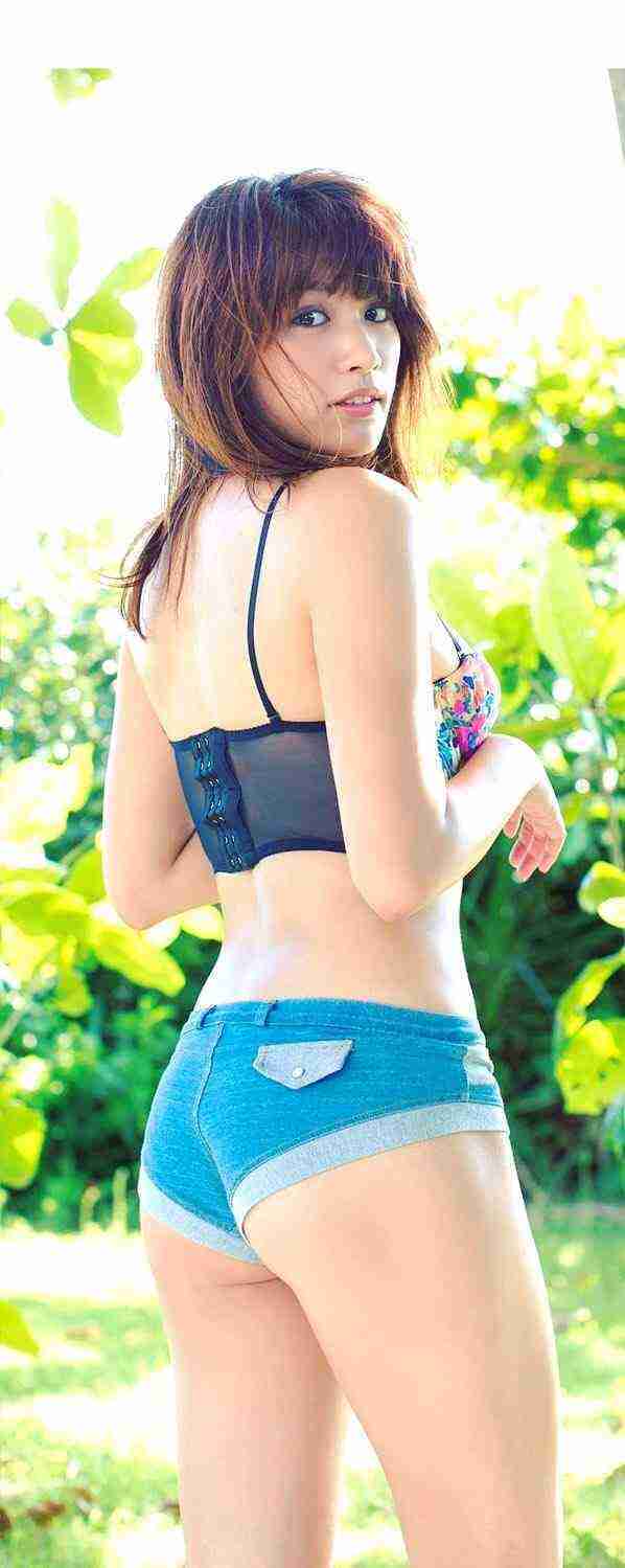 後ろ姿がきれいな女性が見たい