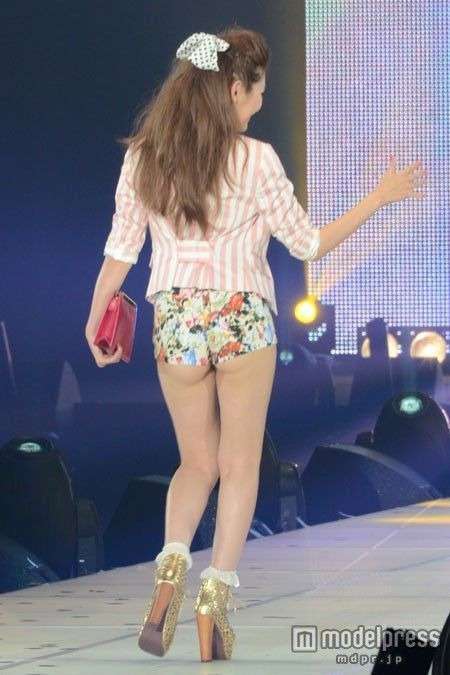 後ろ姿がきれいな女性が見たい