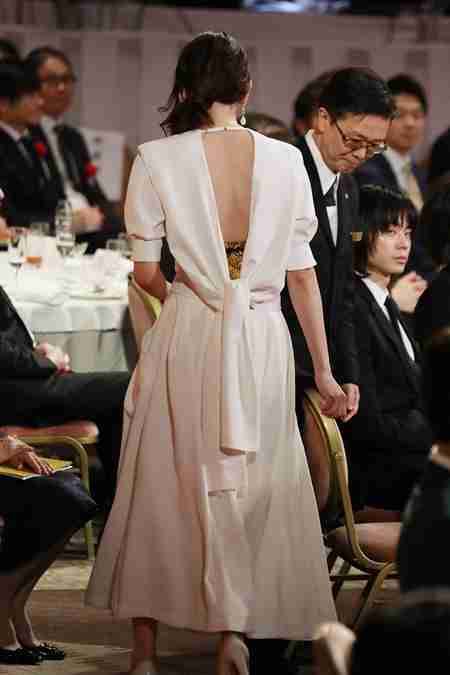 後ろ姿がきれいな女性が見たい