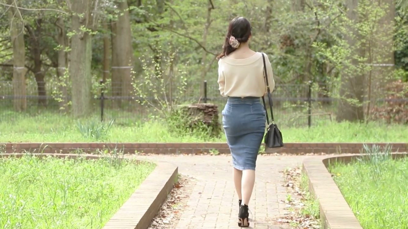 後ろ姿がきれいな女性が見たい