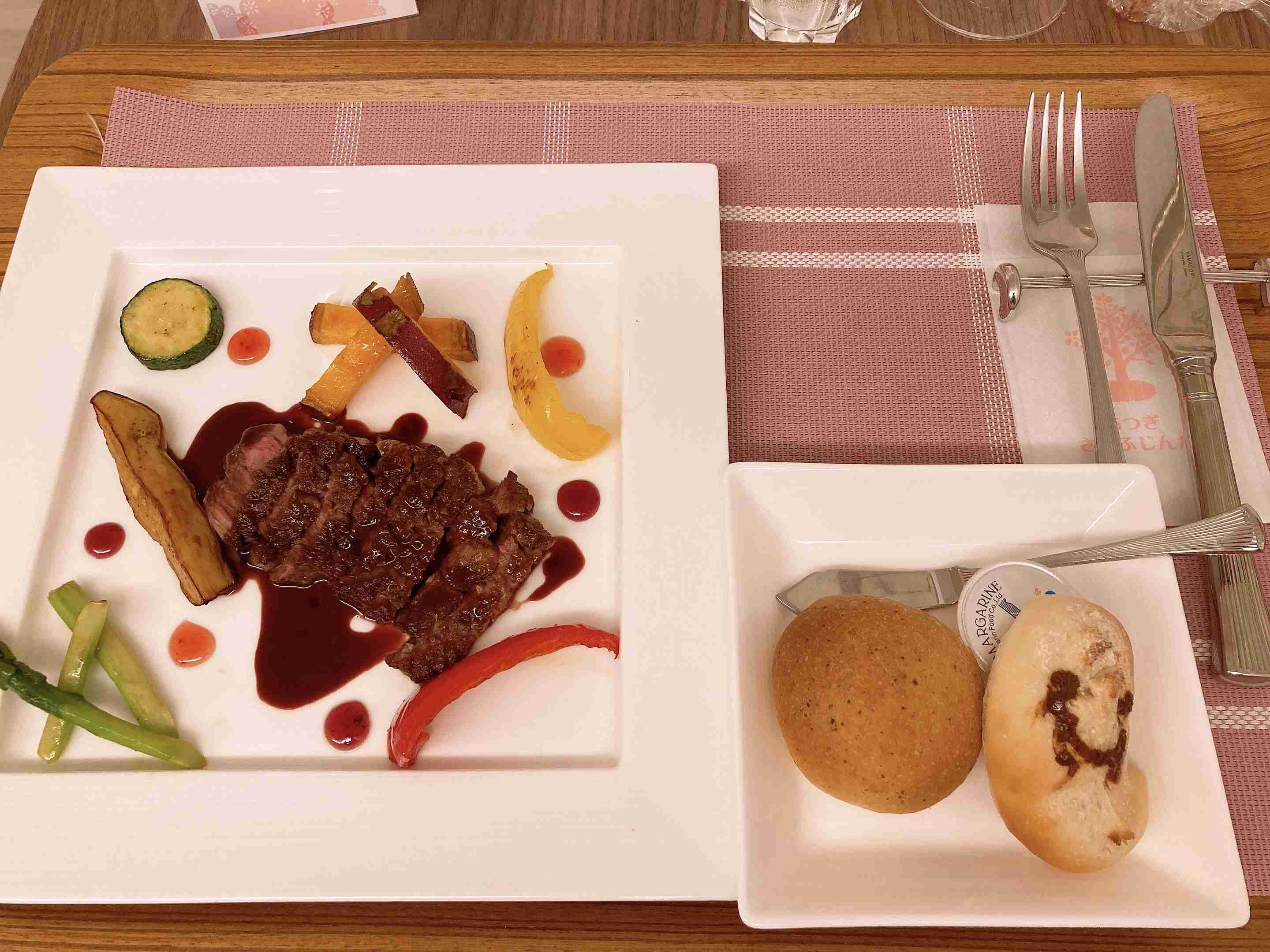 旅行中に撮った食べ物の写真を貼るトピ
