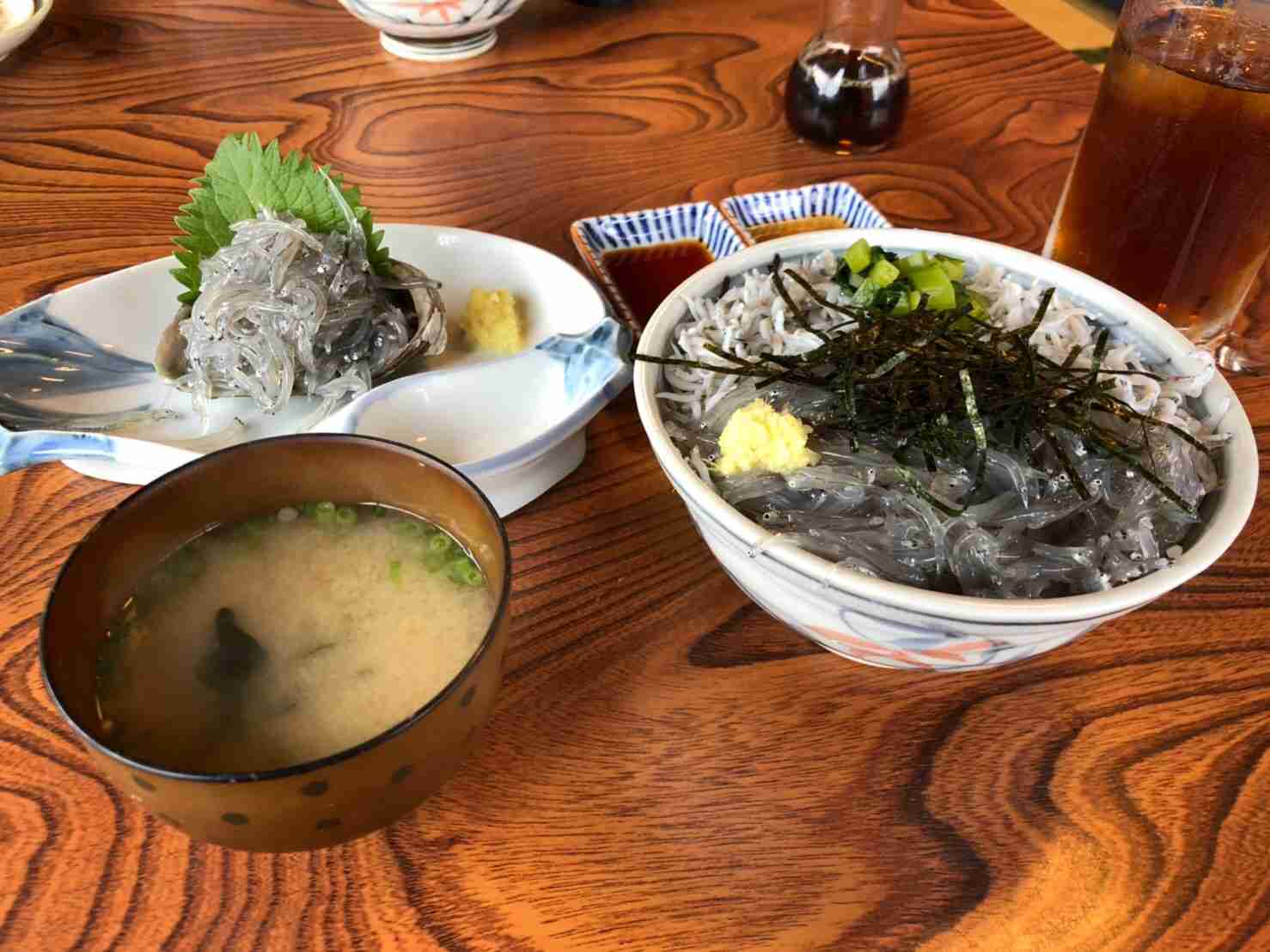 旅行中に撮った食べ物の写真を貼るトピ