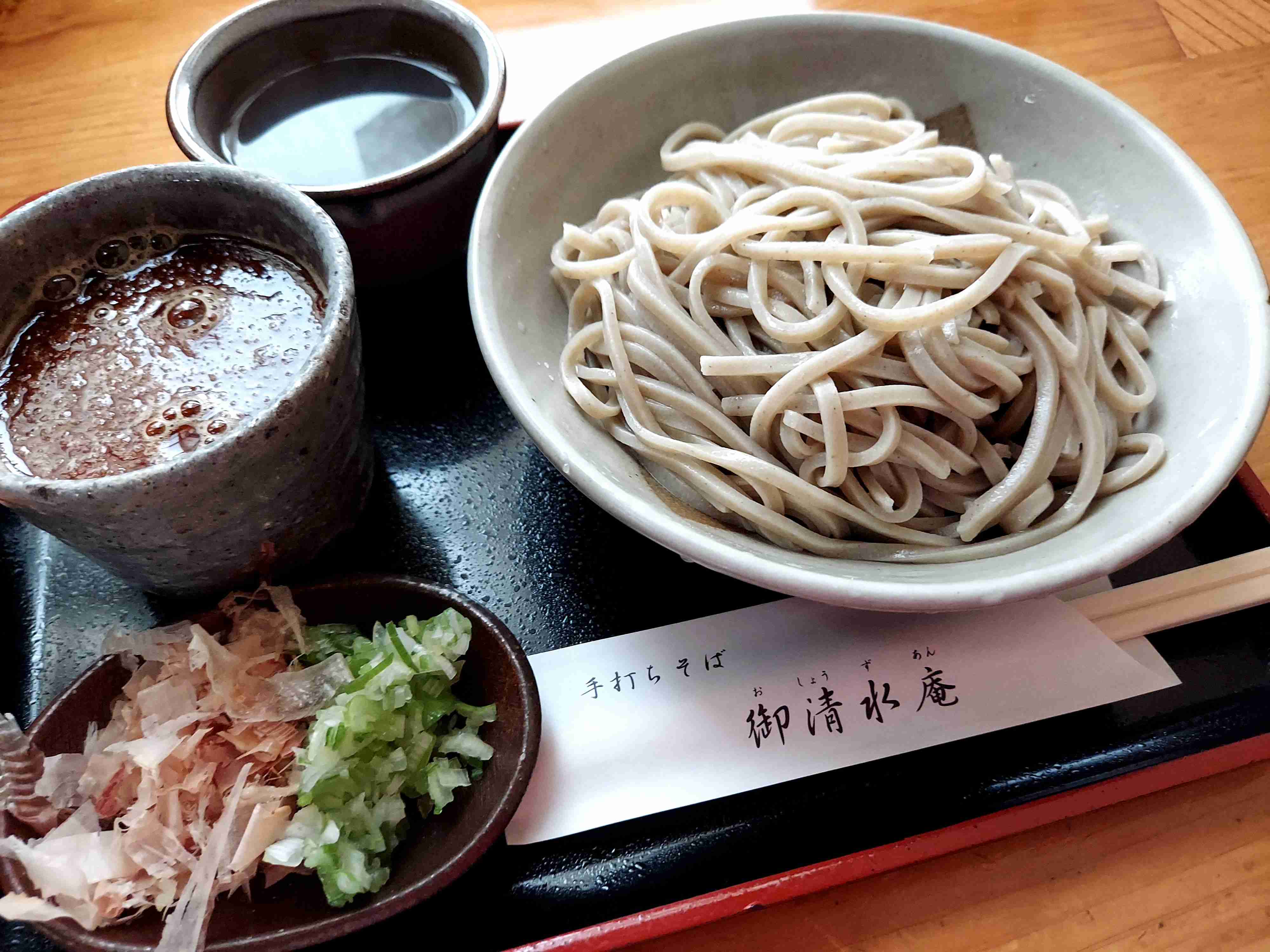 旅行中に撮った食べ物の写真を貼るトピ