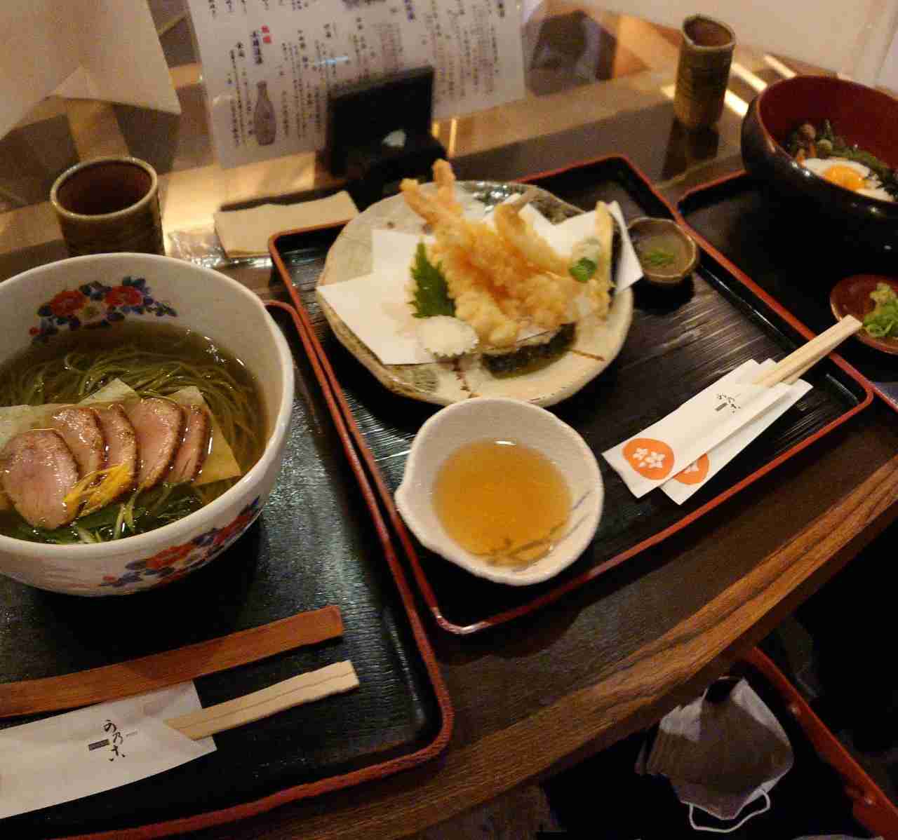 旅行中に撮った食べ物の写真を貼るトピ