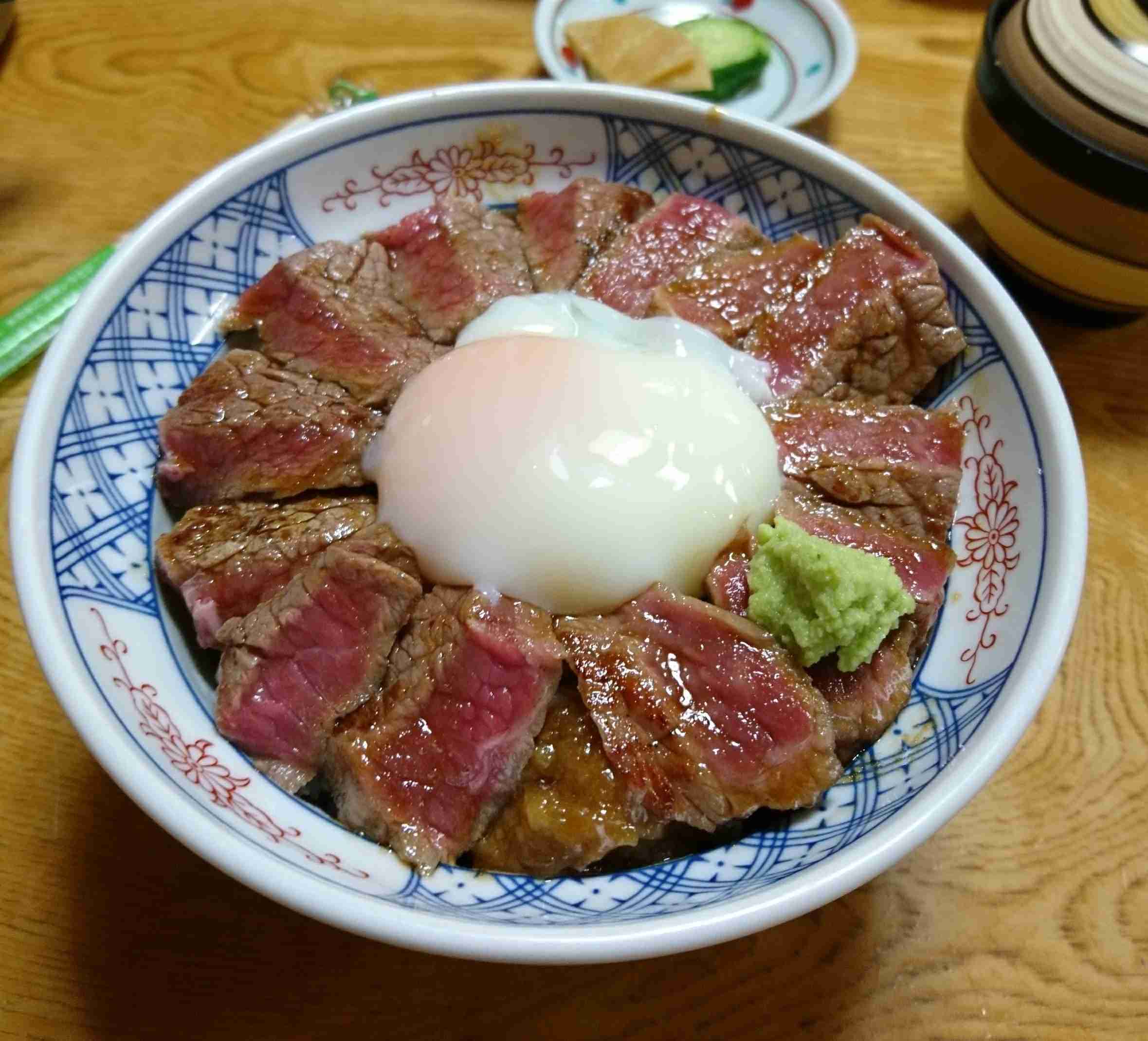 旅行中に撮った食べ物の写真を貼るトピ