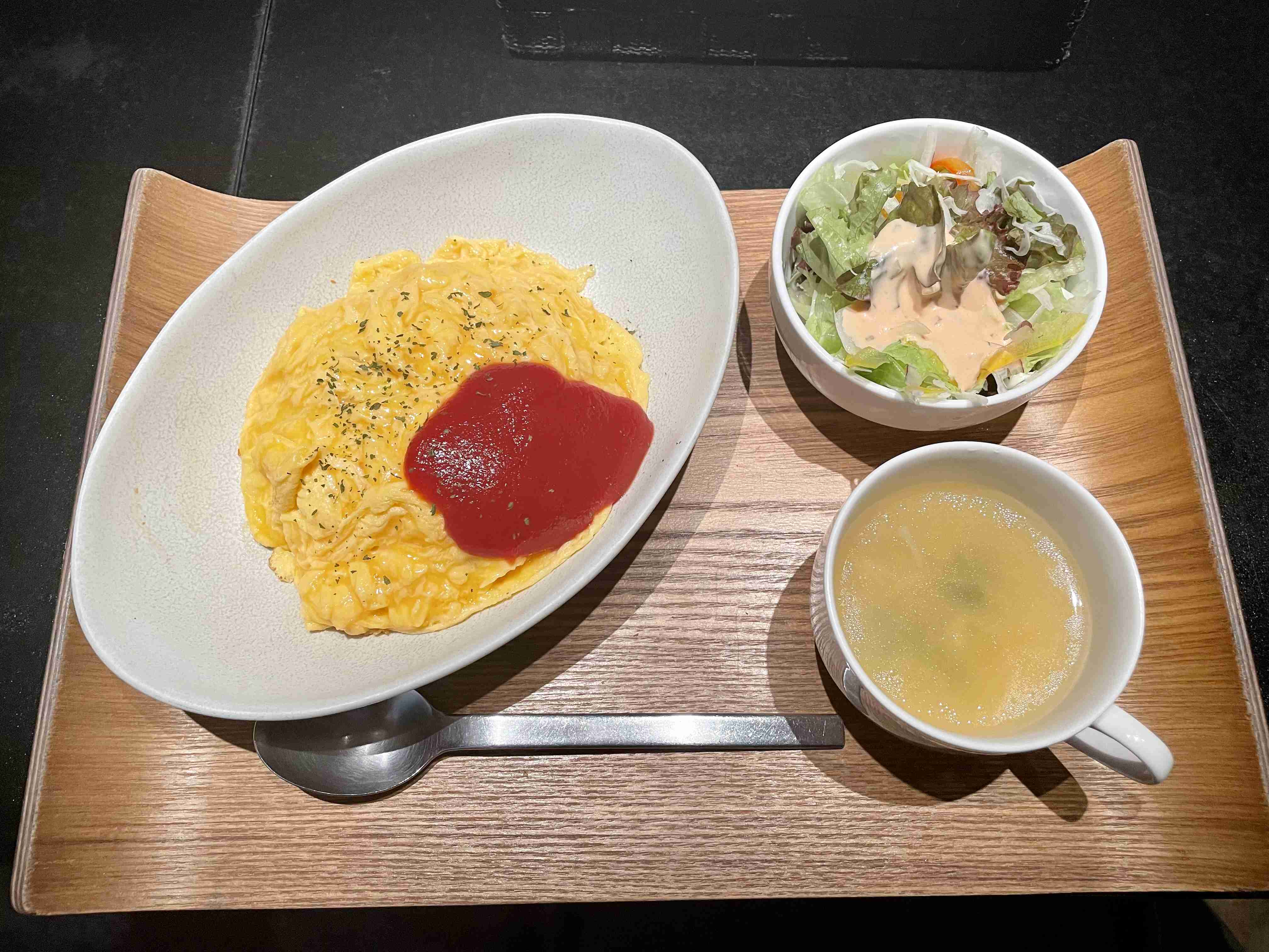 旅行中に撮った食べ物の写真を貼るトピ