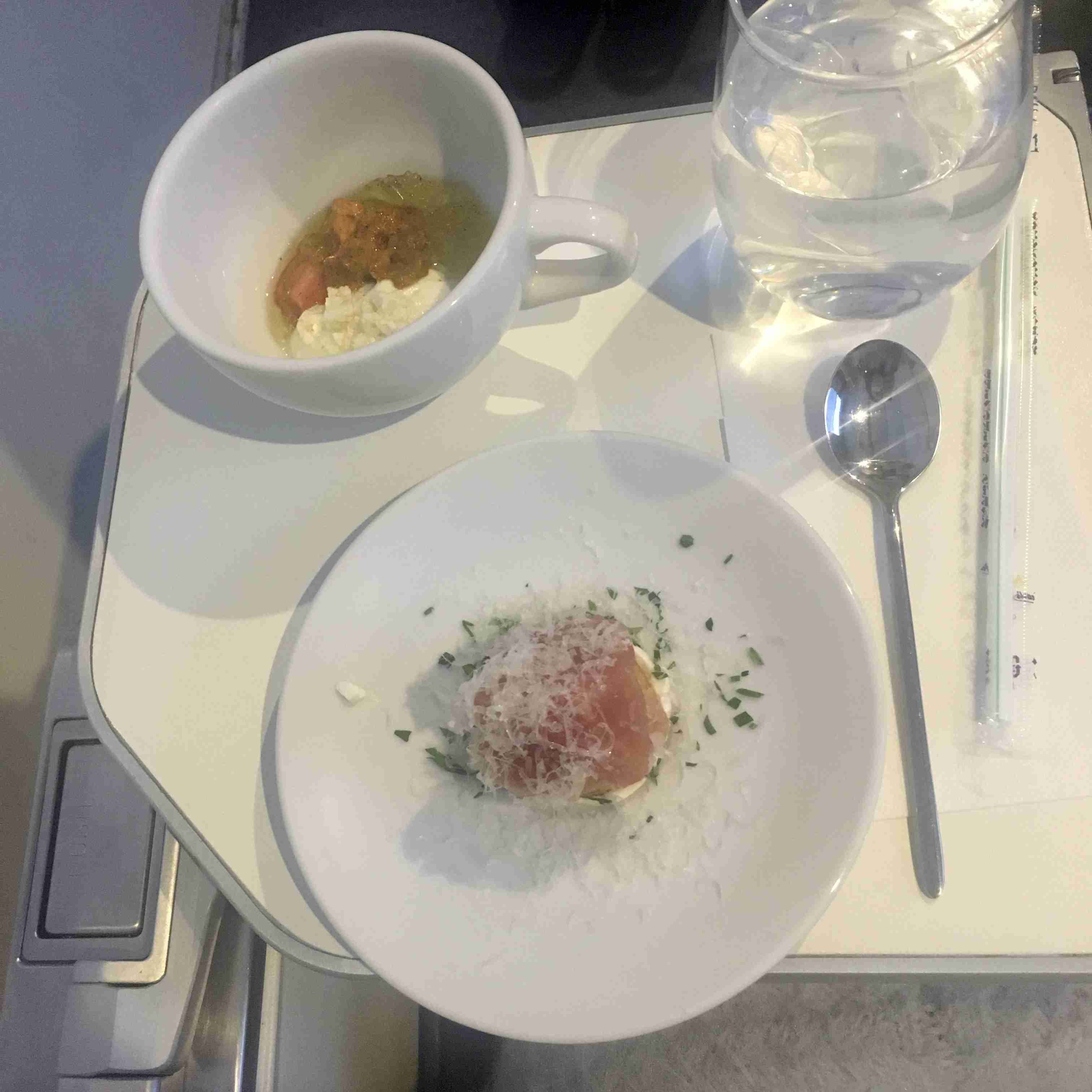 旅行中に撮った食べ物の写真を貼るトピ