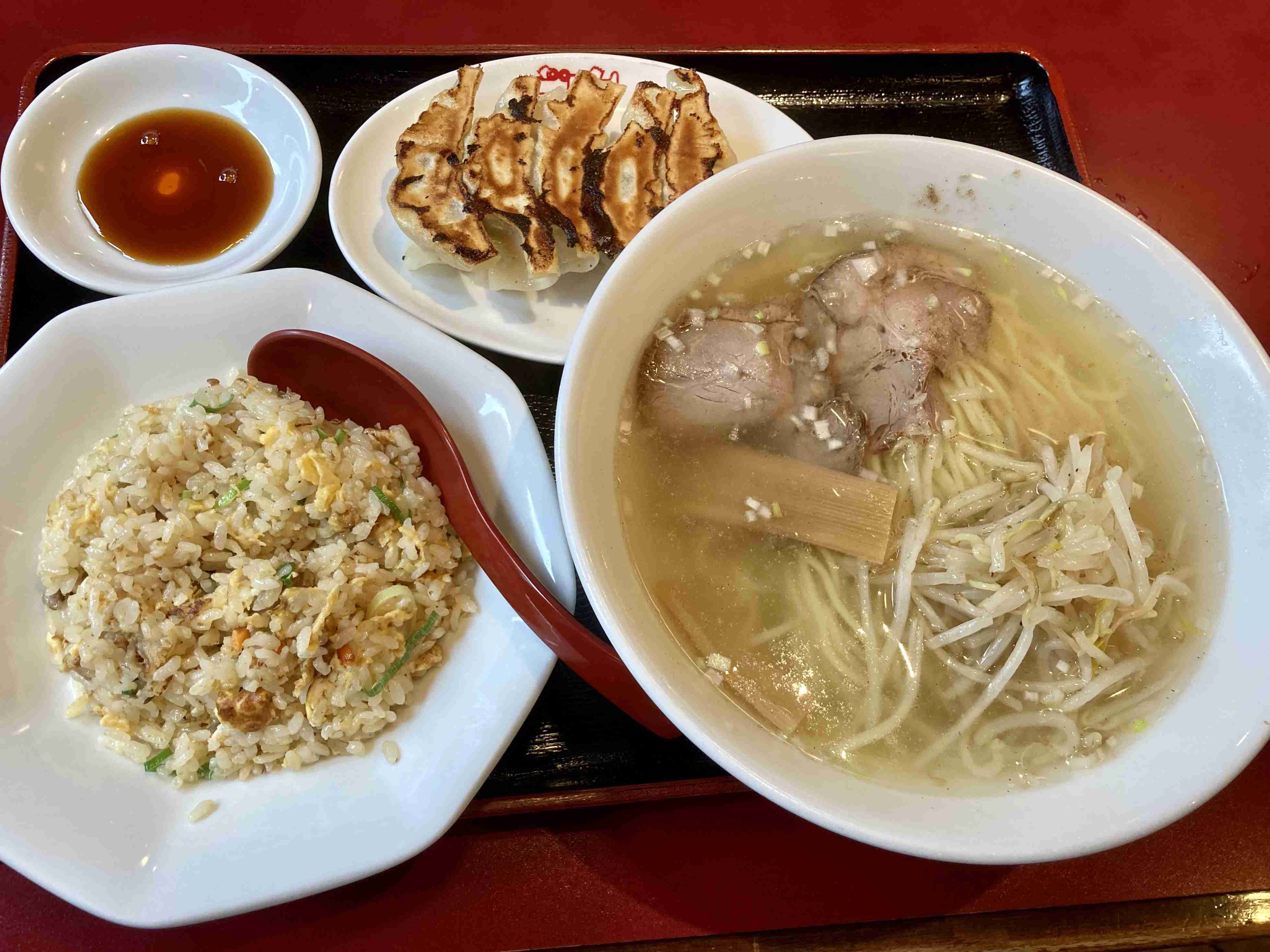 旅行中に撮った食べ物の写真を貼るトピ