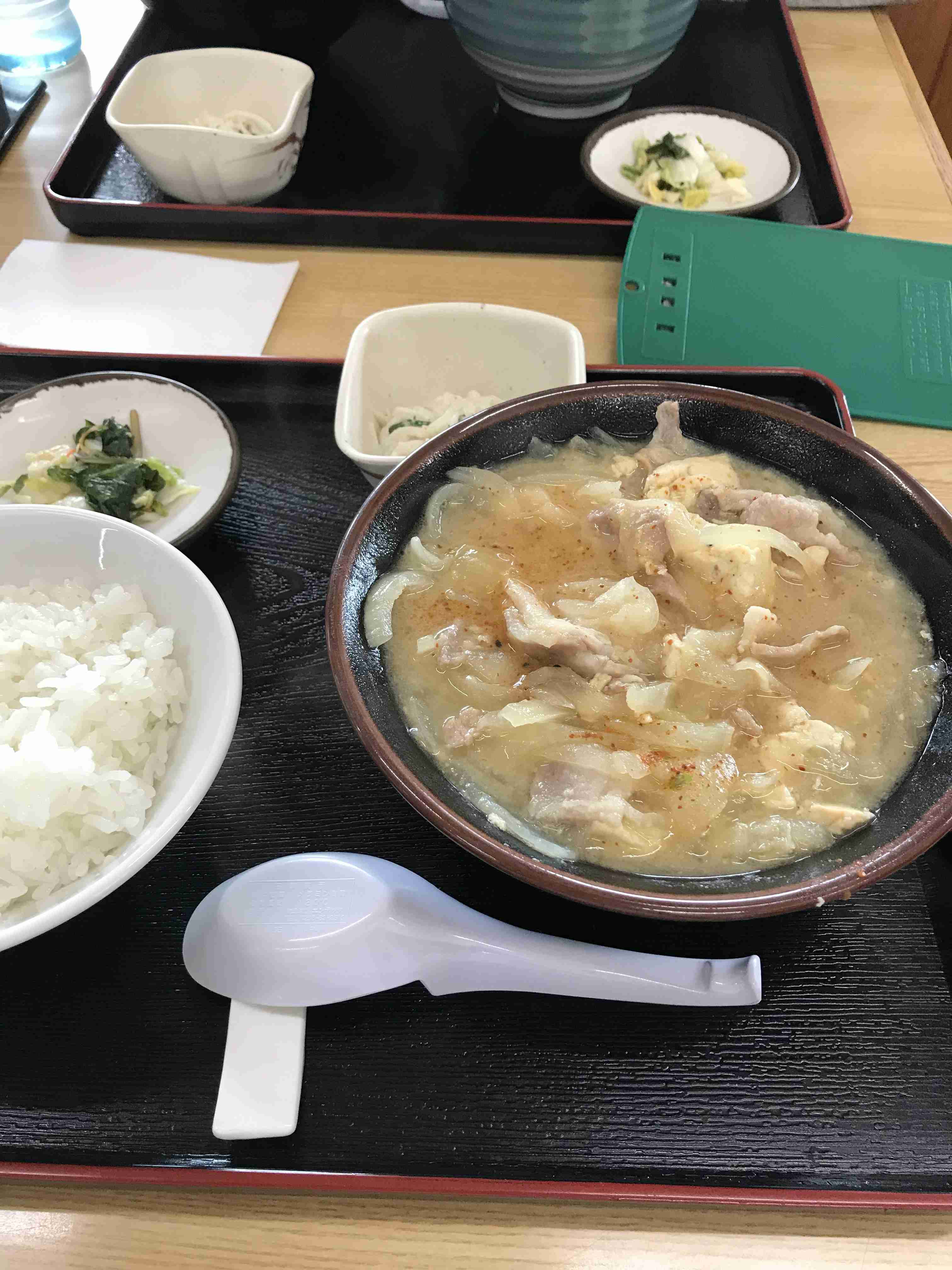 旅行中に撮った食べ物の写真を貼るトピ