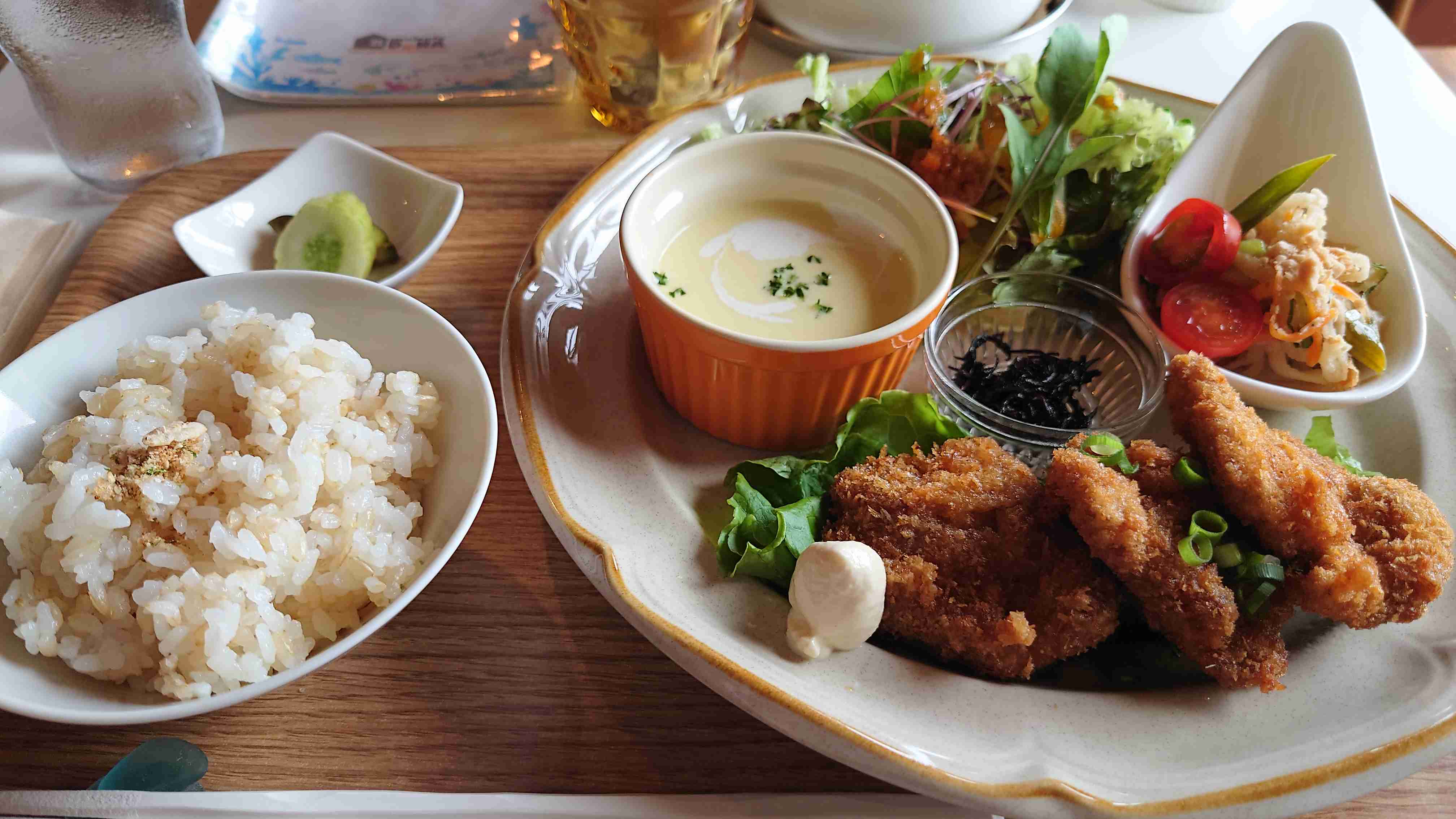 旅行中に撮った食べ物の写真を貼るトピ