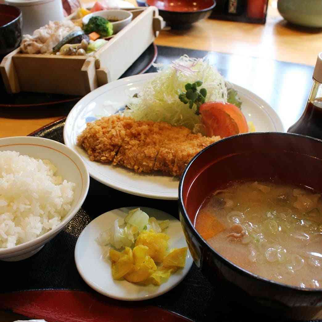 旅行中に撮った食べ物の写真を貼るトピ