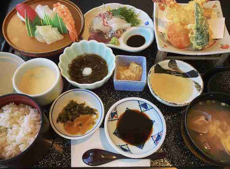 旅行中に撮った食べ物の写真を貼るトピ