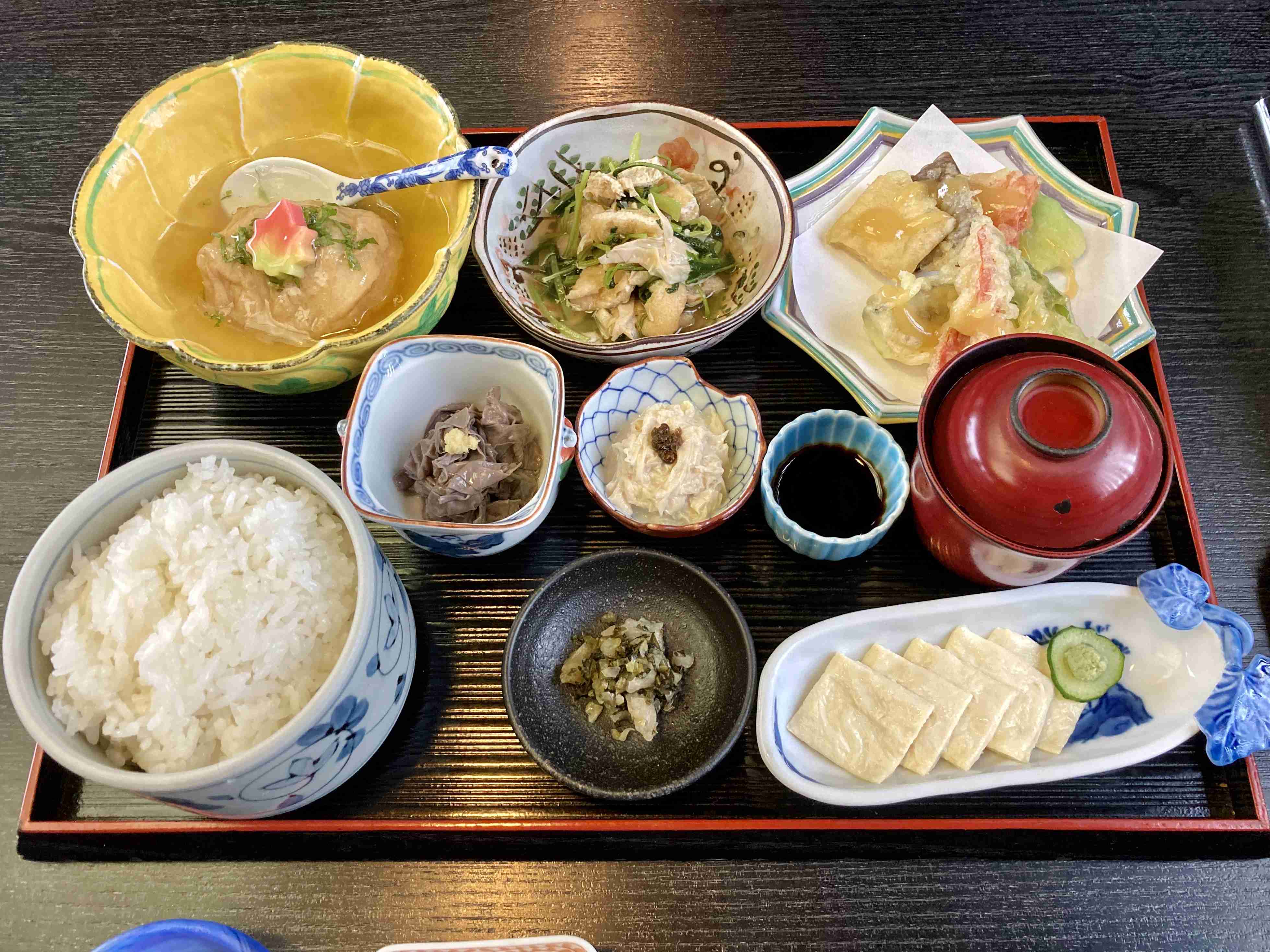 旅行中に撮った食べ物の写真を貼るトピ