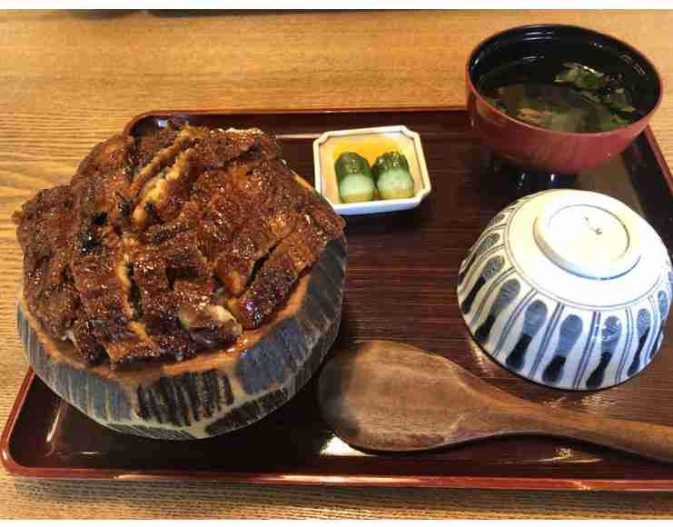 旅行中に撮った食べ物の写真を貼るトピ