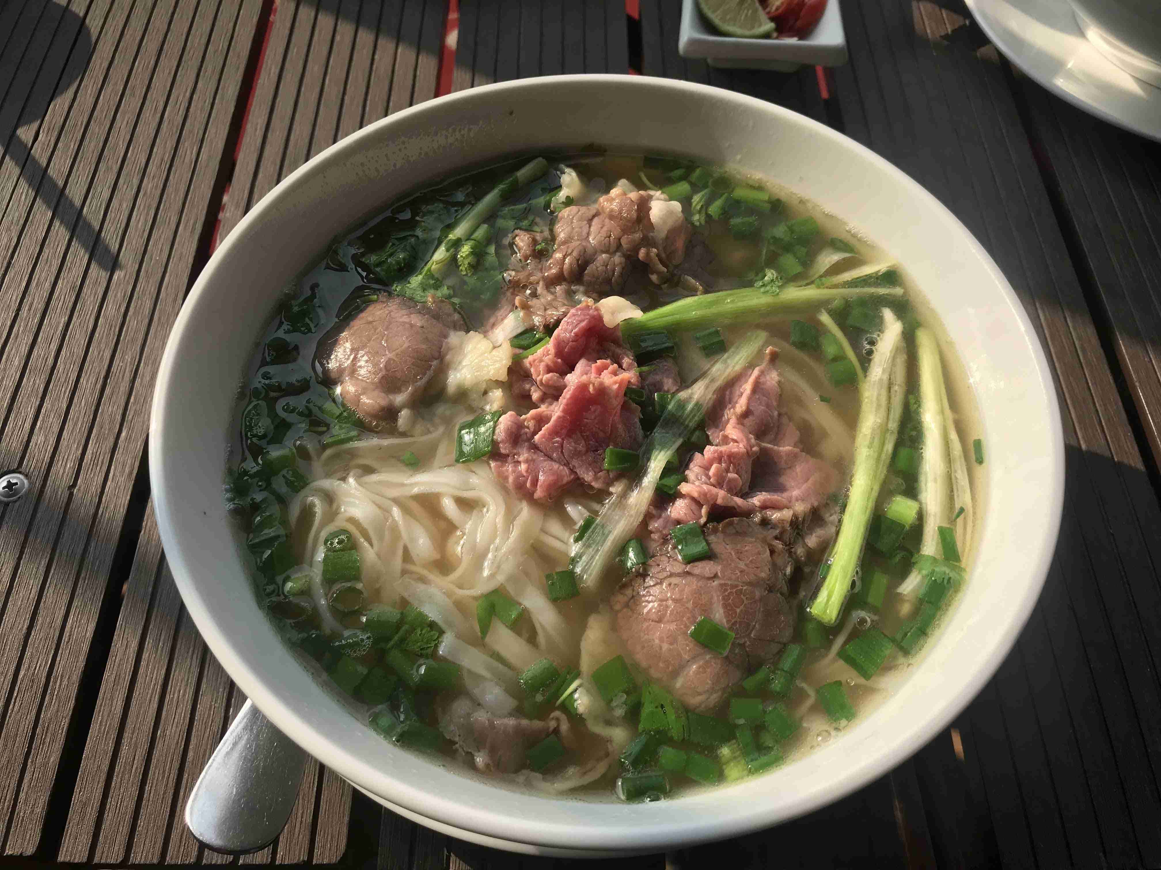 旅行中に撮った食べ物の写真を貼るトピ