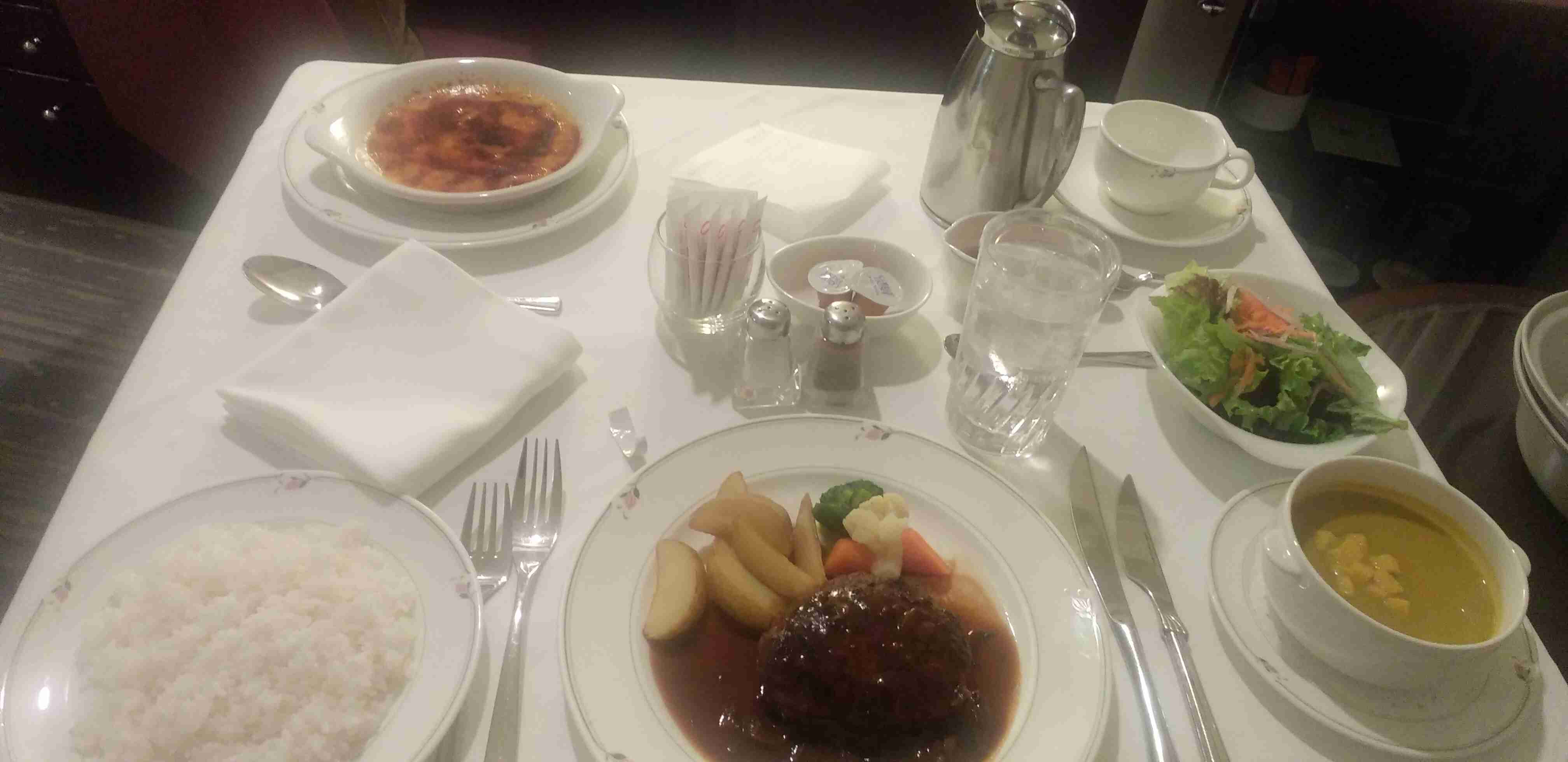 旅行中に撮った食べ物の写真を貼るトピ