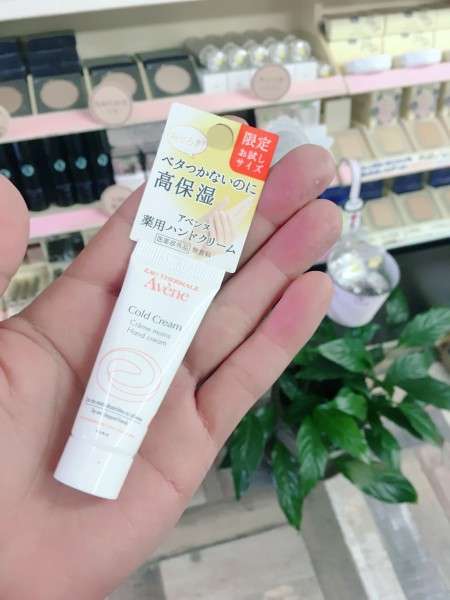持ち歩き用のハンドクリーム