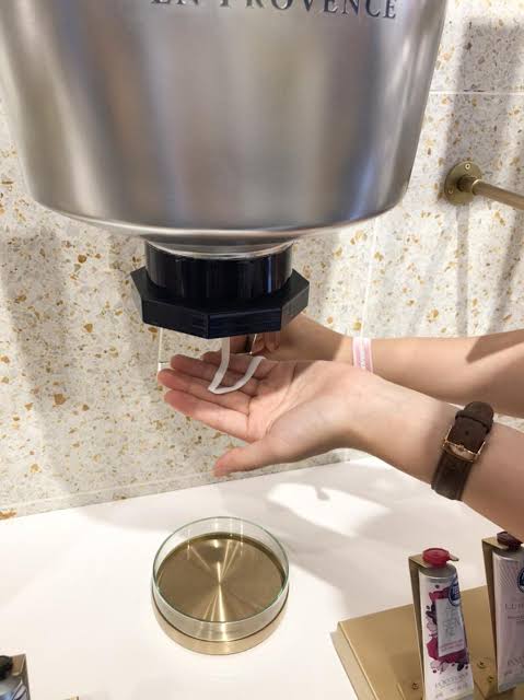 持ち歩き用のハンドクリーム