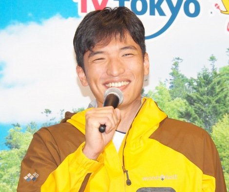 鈴木伸之、金髪×眉上前髪イメチェン「前髪なにかわいい」「まさかの金髪やばい」