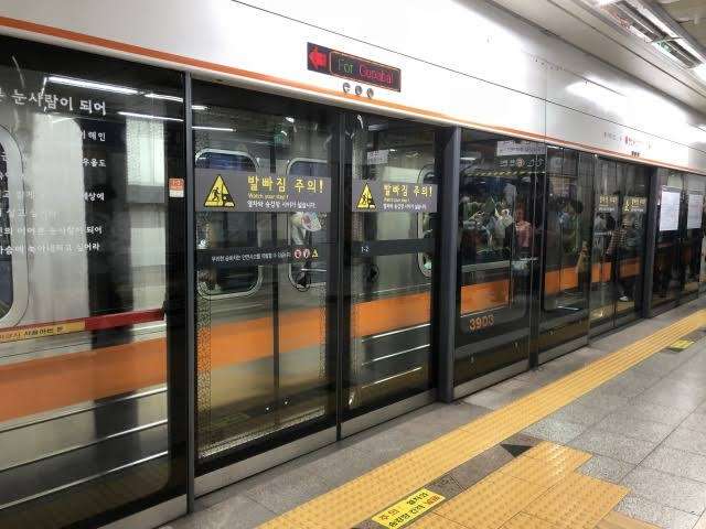 高2男子が線路に飛び込む様子、乗客ら目撃…駅通過中の快特電車にはねられ死亡