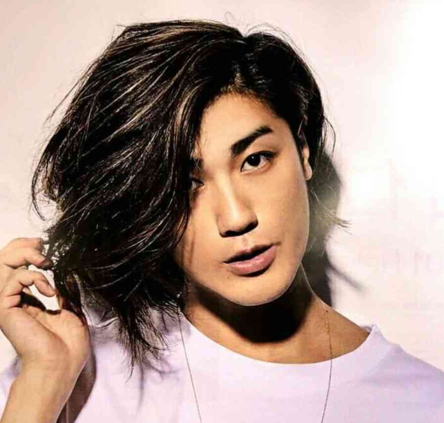 赤西仁 “一番身近な”M・A・Cとコラボ メインルックを公開