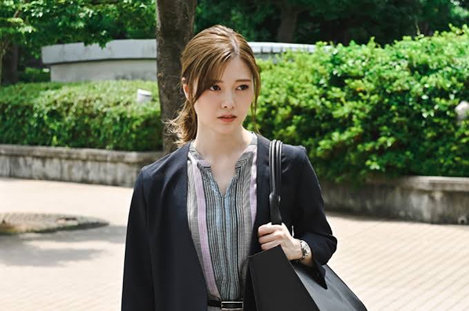 島崎遥香、『さんま御殿』での激変した姿にファン困惑「顔が全然違う」「白石麻衣に寄せてない？」