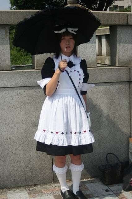 ちょっと一緒に歩くのは遠慮したいと思うファッション